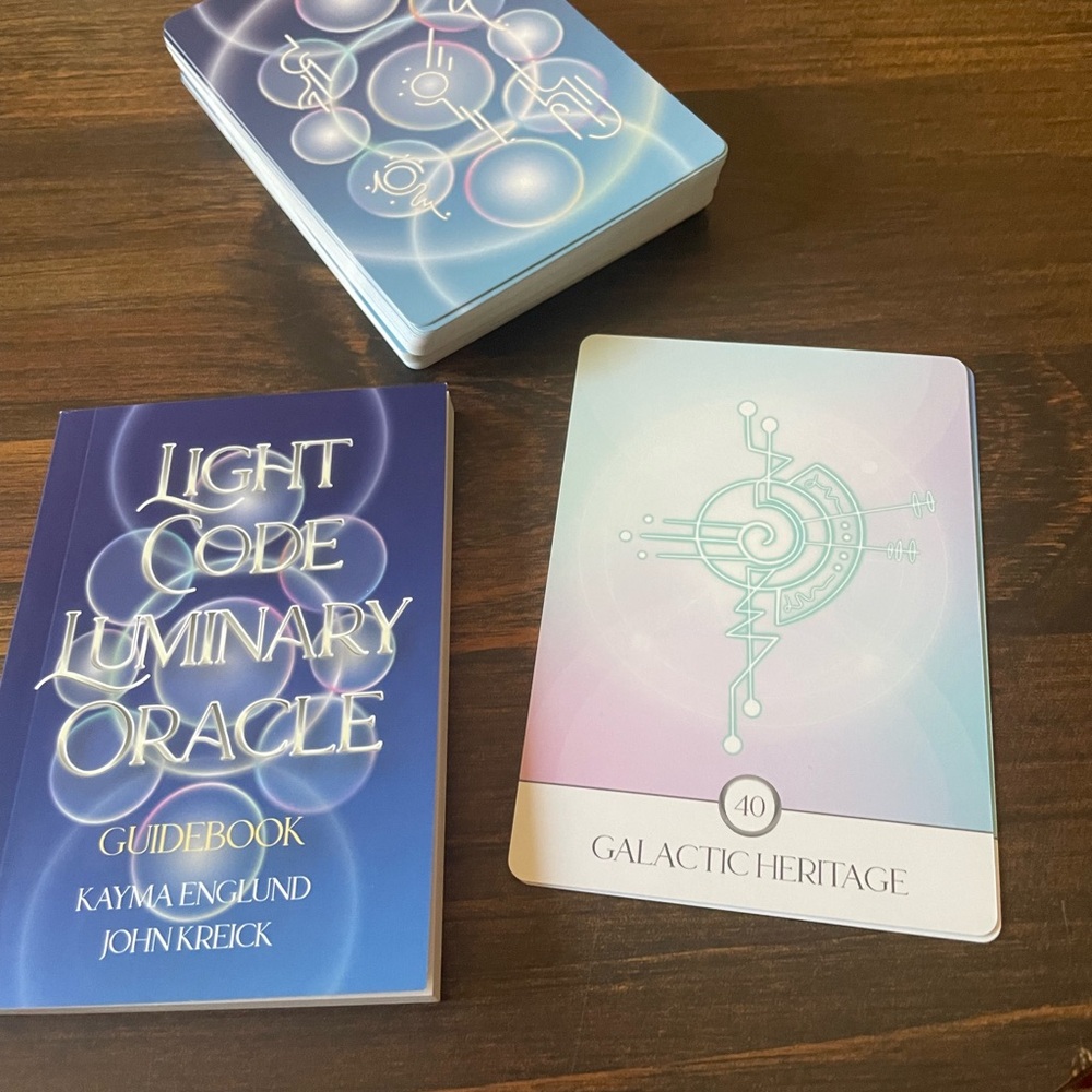 Light Code Luminary Oracle Deck - Picture 2 of 3
